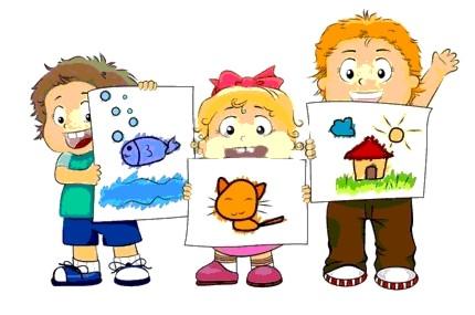 Dzieci pokazujące rysunki